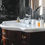 Bed & Breakfast Victoria Mansion A Luxurious Neoclassical Experience