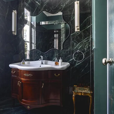 Victoria Mansion A Luxurious Neoclassical Experience Bed & Breakfast Rhodes City