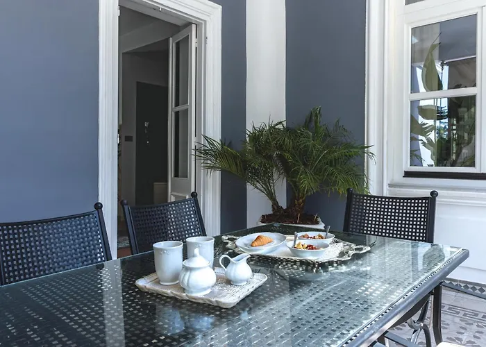 ベッド・アンド・ブレックファスト Victoria Mansion A Luxurious Neoclassical Experience