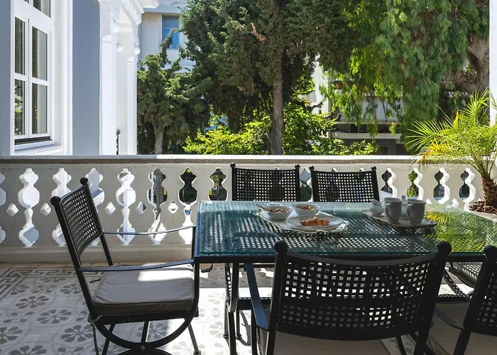 Alojamento de Acomodação e Pequeno-almoço Victoria Mansion A Luxurious Neoclassical Experience 4*