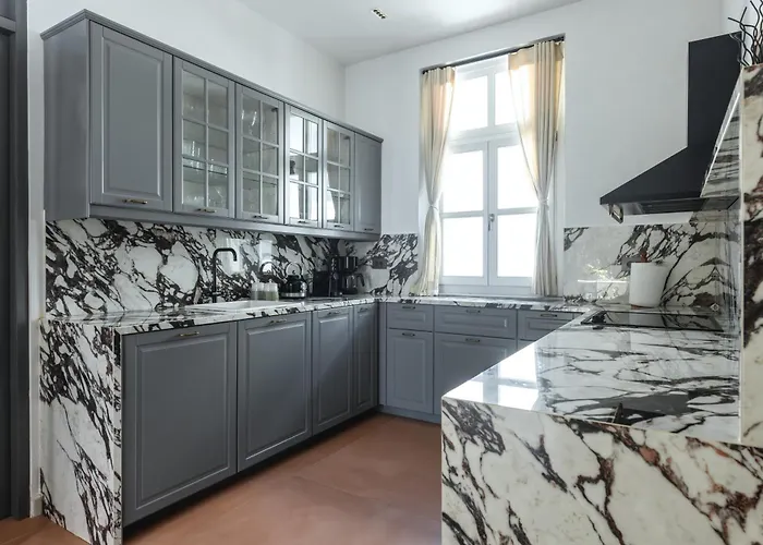 ベッド・アンド・ブレックファスト Victoria Mansion A Luxurious Neoclassical Experience Rhodes City