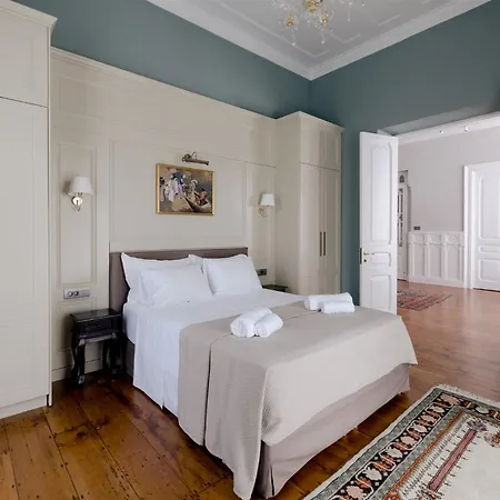 Bed & Breakfast Victoria Mansion A Luxurious Neoclassical Experience