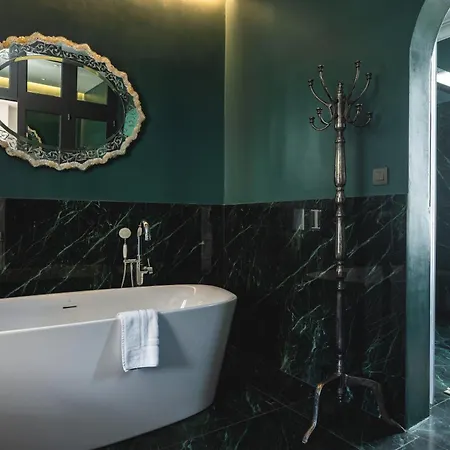 Victoria Mansion A Luxurious Neoclassical Experience 4*