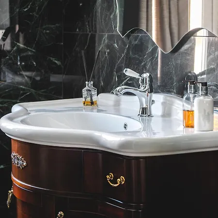 Bed and Breakfast Victoria Mansion A Luxurious Neoclassical Experience