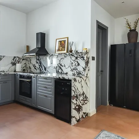 Victoria Mansion A Luxurious Neoclassical Experience Bed and Breakfast