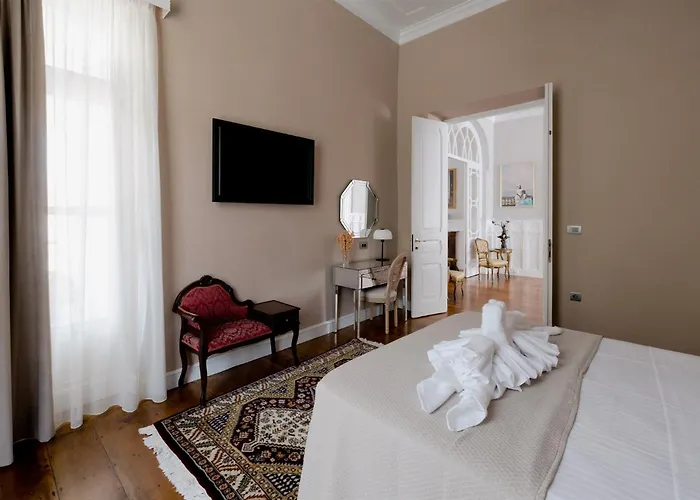 Bed & Breakfast Victoria Mansion A Luxurious Neoclassical Experience